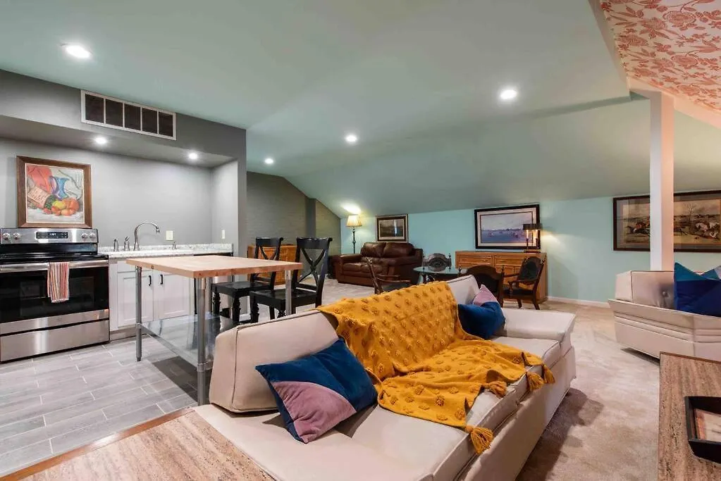 Two Bedroom Apartment In Historic Nulu Property Louisville United States