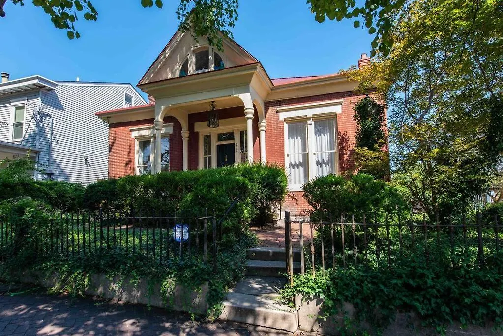 Two Bedroom Apartment In Historic Nulu Property Louisville United States