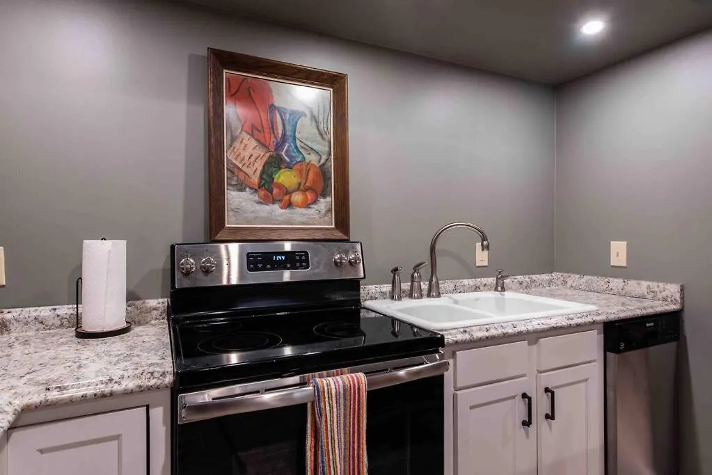 Two Bedroom Apartment In Historic Nulu Property Louisville
